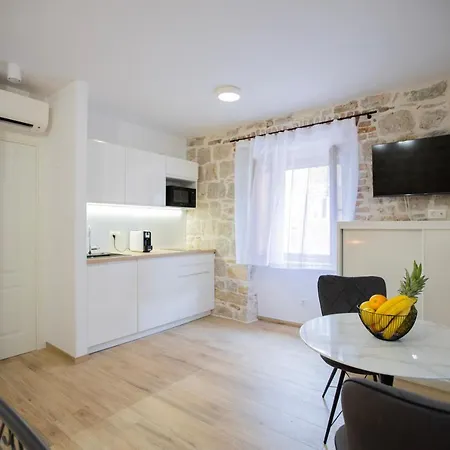 1001 Listich Apartman Split